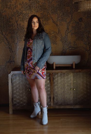 Khloee May - Image 11