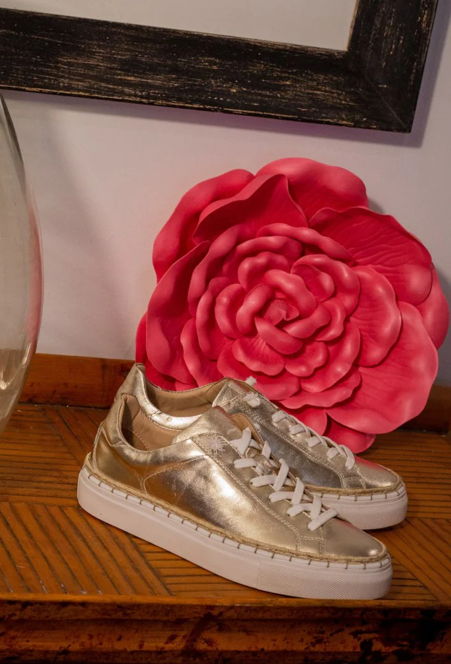 Em Belish - Image 12